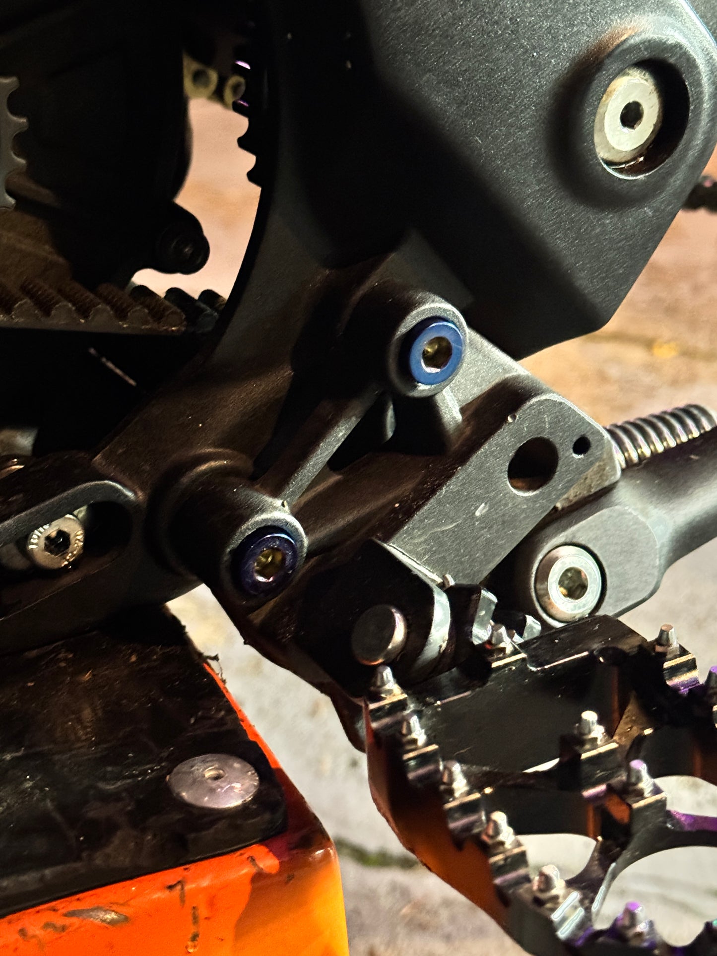 Talaria xxx peg bracket (4)