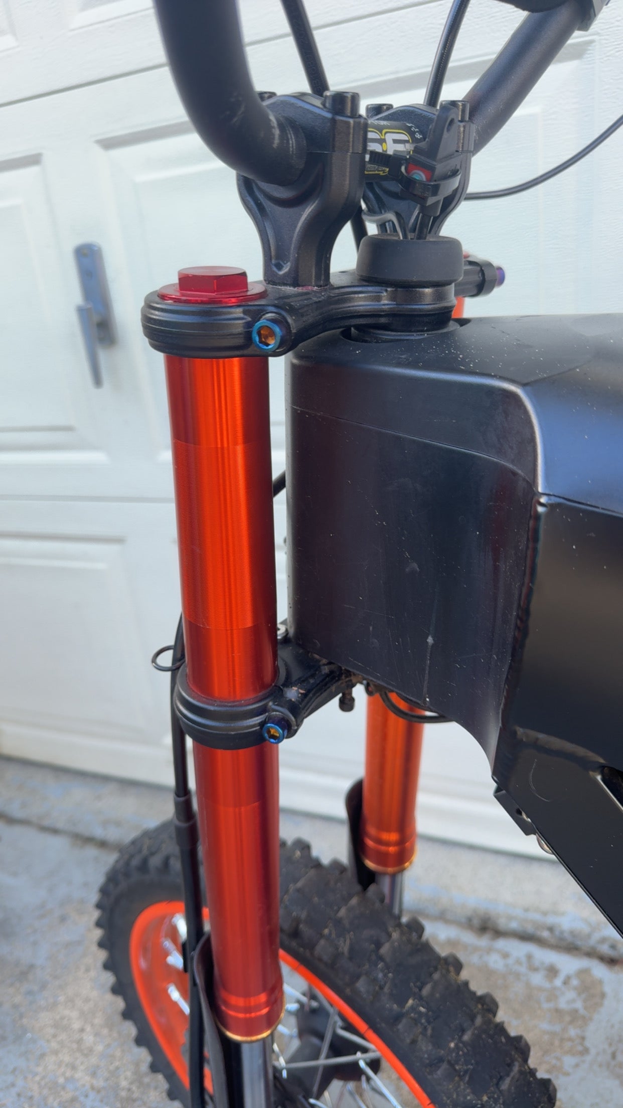 Tuttio fork crown (4)